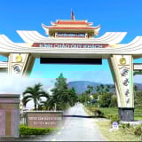 Chủ tịch UBND tỉnh Quảng Ngãi ký quyết định nghỉ hưu trước tuổi cho 4 lãnh đạo nào?