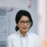 Cựu Đệ nhất phu nhân Hàn Quốc bị tước hết bằng cấp vì đạo văn?