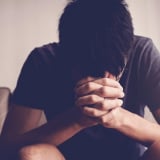 Thanh niên trợt loét toàn thân vì bệnh nặng mà không được chăm sóc đúng
