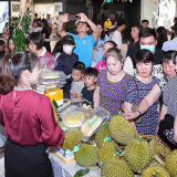 Trước giờ sáp nhập tỉnh Hậu Giang, Sóc Trăng, Cần Thơ bắt tay với một thành phố hơn 60 tuổi, bán loại quả ngon