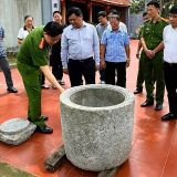 Trao lại Cổ vật có niên đại hơn hai thế kỷ bị thất lạc cho ngôi đình linh thiêng ở Hải Phòng