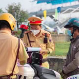 4 trường hợp Cảnh sát giao thông được dừng phương tiện tham gia giao thông đường bộ để kiểm tra, kiểm soát