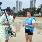 Lan tỏa hình ảnh đẹp về Đà Nẵng: Cán bộ bãi biển tìm lại tài sản bị thất lạc giúp du khách 
