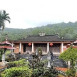 Trần Nhật Duật, hoàng tử thứ 6 của vua Trần Thái Tông từng là Tri phủ đất Thanh Hóa, khai sinh ra lối hát nhà trò