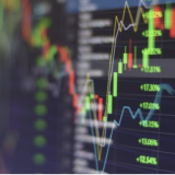 Thị trường khởi sắc tuần thứ 5, cổ phiếu bất động sản kéo VN-Index vượt đỉnh