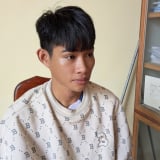 Nam thanh niên vào tiệm vàng giả vờ mua rồi cướp vàng bỏ chạy