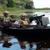 Đặc nhiệm Ukraine đột kích căn cứ radar Nga giữa Biển Đen, châm ngòi trận chiến mới ngoài khơi 