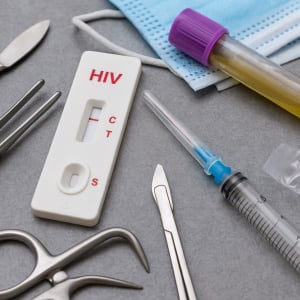 Sản phẩm test thử HIV, dụng cụ phẫu thuật vi phạm chất lượng bị thu hồi: Dân biết tin vào đâu?