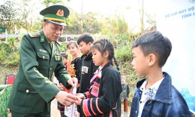 Lai Châu: Sôi nổi chương trình tháng ba biên giới