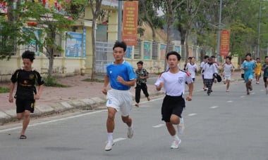 Hơn 400 vận động viên tham gia cuộc vận động “Toàn dân rèn luyện thân thể theo gương Bác Hồ vĩ đại”