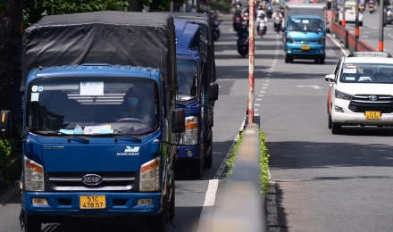 Người dân thuê ô tô tự lái biển vàng có phải nghỉ sau 4 tiếng lái xe?