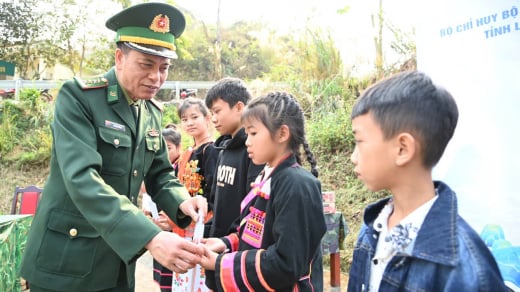 Lai Châu: Sôi nổi chương trình tháng ba biên giới