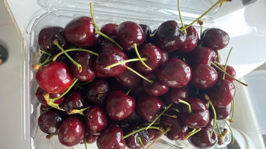 Cherry Chile giá rẻ bất ngờ, nhiều người nghi ngờ hàng Trung Quốc