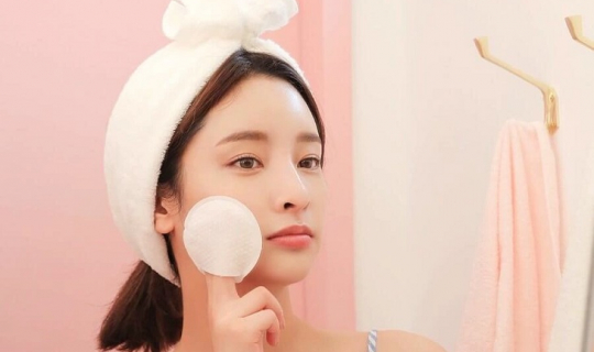 Cách dùng nước hoa hồng chuẩn nhất, phù hợp cho từng loại da