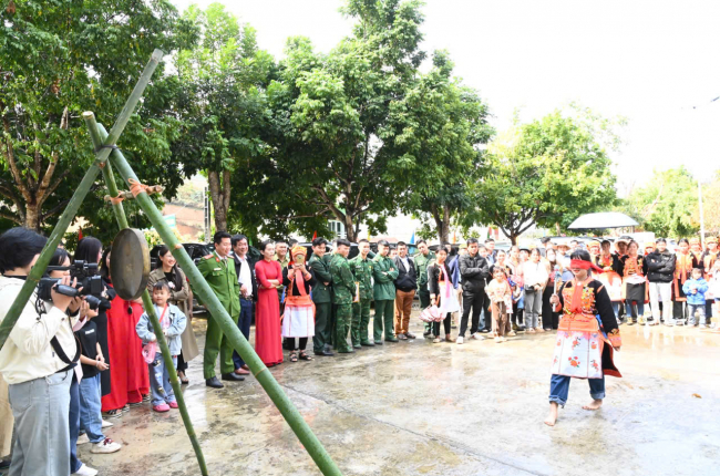 Lai Châu: Sôi nổi ngày hội Biên phòng toàn dân ở một xã biên giới