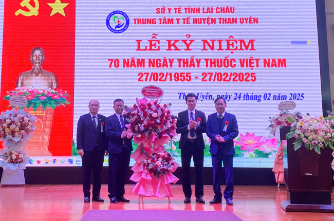 Ngành Y tế Than Uyên cần thực hiện tốt 12 điều Y đức và quy tắc ứng xử của người cán bộ y tế