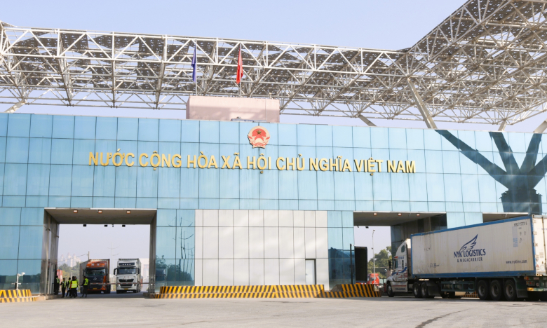 Kim ngạch xuất nhập khẩu qua Móng Cái vượt 1 tỷ USD