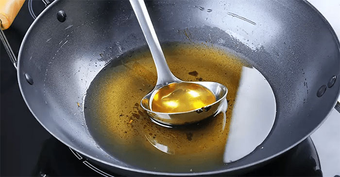 Mách bạn cách xử lý dầu ăn thừa đúng cách, an toàn