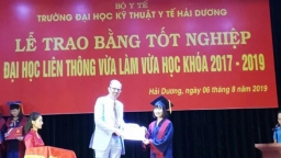 36 cử nhân kỹ thuật viên phục hồi chức năng trị liệu đầu tiên tại Việt Nam được cấp bằng