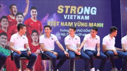 Quang Hải, Văn Hậu giao lưu với người hâm mộ trong chương trình Strong Vietnam