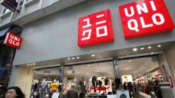 Uniqlo đã truyền cảm hứng cho cả thế giới và 'phớt lờ thời trang' thành công ra sao?