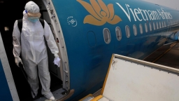 Tin COVID-19: Việt Nam thêm 4 ca mắc mới, trong đó có 2 tiếp viên Vietnam Airlines