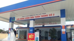 Nhiều cây xăng treo biển hết hàng bị xử phạt