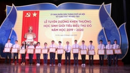 Giáo dục Hà Nội: Biến áp lực COVID-19 thành động lực, 509 học sinh được biểu dương