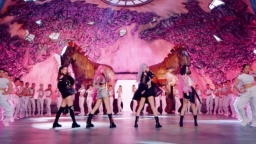 BLACKPINK 'thả xích' MV How You Like That: Âm nhạc chất khỏi bàn, visual bùng nổ