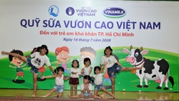 Quỹ sữa Vươn cao Việt Nam và Vinamilk tiếp tục hành trình kết nối yêu thương tại TP. HCM