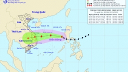 Bão số 10 còn cách quần đảo Hoàng Sa khoảng 740 km, sẽ hướng vào vùng biển miền Trung