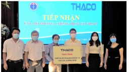 THACO tặng thiết bị xét nghiệm Covid-19 cho Trung tâm kiểm soát bệnh tật Quảng Nam