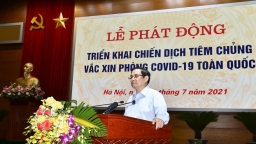 Phát động chiến dịch tiêm chủng vắc-xin lớn nhất trong lịch sử