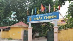 Hà Nội: Một bé trai lớp 4 qua đời khi học trực tuyến, nghi do dùng kéo chọc vào ổ điện