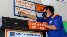 Giá xăng dầu hôm nay 26/8: Giữ nguyên đến kì điều chỉnh tiếp theo