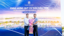 Vinhomes Ocean Park 2 – The Empire bàn giao căn shophouse đầu tiên tới tay khách hàng