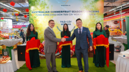 Lễ hội “Chào Đón Trái Cây Mùa Hạ Australia” tại WinMart thu hút khách hàng
