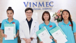 Y học thể thao Vinmec đánh dấu sự trở lại sân cỏ của Thái Thị Thảo và Chương Thị Kiều