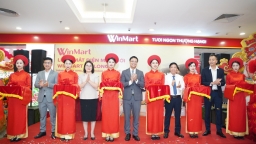 WinMart Hạ Long hút khách hàng sau tân trang theo mô hình mới