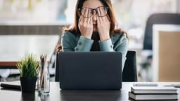 Làm việc quá nhiều có thể ảnh hưởng não bộ