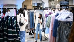 Chủ nghĩa tiêu dùng và Gen Z: Khi giá trị bản thân gắn liền với giỏ hàng