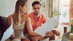 'Ngoại tình tài chính': Khi bí mật tiền bạc còn đau hơn kẻ thứ ba