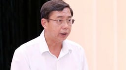 Họp báo kết thúc thi tốt nghiệp THPT 2025: Thí sinh dùng điện thoại chụp đề, dùng AI giải ngay trong phòng thi