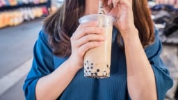 Uống 4 ly trà sữa mỗi ngày, nữ ca sĩ đánh mất sự nghiệp