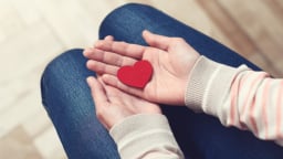 Không công khai mối quan hệ: Teen đang được yêu hay chỉ là “kế hoạch dự phòng”?