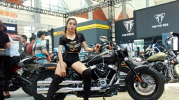 Triển lãm Vietnam AutoExpo 2018: Người tiêu dùng chỉ đến ngắm... người đẹp và mô tô