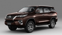 Bảng giá ô tô Toyota tháng 7/2018: Fortuner, Hilux ngược dòng tăng gần 50 triệu đồng, Hiace giảm hơn 200 triệu đồng