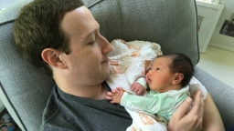 Tỷ phú Mark Zuckerberg nghỉ phép 2 tháng để ở nhà chăm sóc các con gái