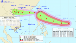 Siêu bão Mangkhut giật cấp 16 cùng bão số 5 hướng vào Quảng Ninh