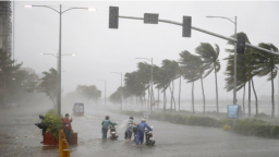 Siêu bão Mangkhut ngày 15/9: Đã vào đến Philippines, sức gió mạnh nhất 210km/giờ